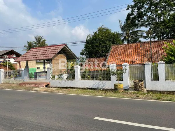 image DI JUAL TANAH STRATEGIS, PINGGIR JALAN, SANGAT COCOK BUAT  USAHA RESTORAN ATAU BUAT VILA. (5)
