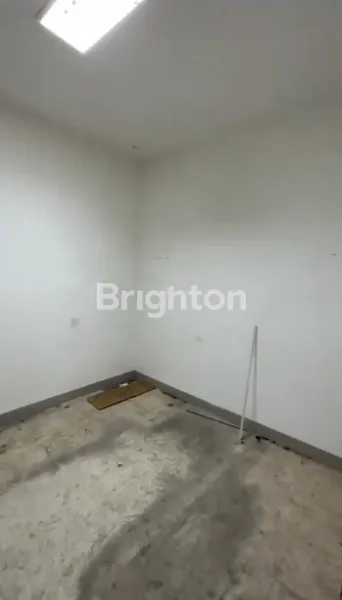 image GEDUNG DI JALAN DR SOETOMO  GRESIK KOTA (5)