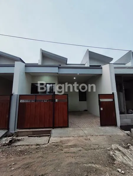 image RUMAH TERSISA HANYA 5 UNIT ESTETIK DAN MEPET JUANDA (1)