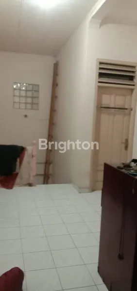 image RUMAH 2 LANTAI SIAP HUNI LOKASI JELAMBAR JAKARTA BARAT (3)