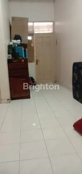 image RUMAH 2 LANTAI SIAP HUNI LOKASI JELAMBAR JAKARTA BARAT (4)