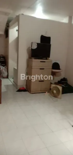 image RUMAH 2 LANTAI SIAP HUNI LOKASI JELAMBAR JAKARTA BARAT (5)