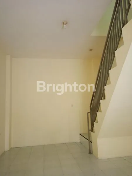 image RUMAH BAGUS 2 LANTAI STRATEGIS DI JEMBATAN BESI, DEKAT PASAR GROGOL & SEASON CITY (3)