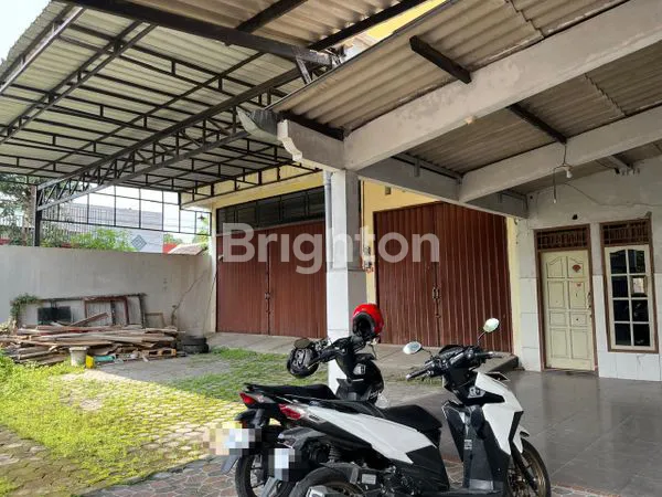 image RUMAH LUAS 358M² SIAP USAHA DI PLAMONGAN - DEKAT SPBU FATMAWATI (4)