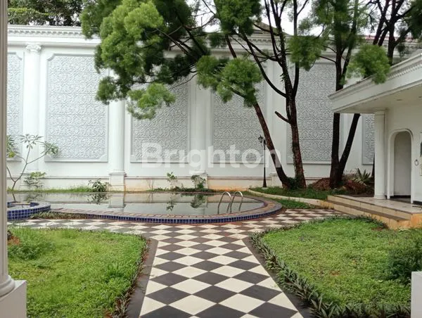 image RUMAH MEWAH PINGGIR JALAN PONDOK INDAH ADA KOLAM RENANG (2)