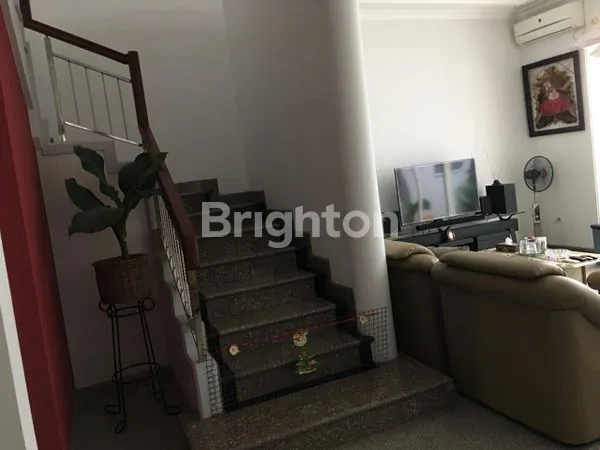 image RUMAH 2 LANTAI STRATEGIS DI BABATAN PRATAMA - COCOK UNTUK KOST (3)