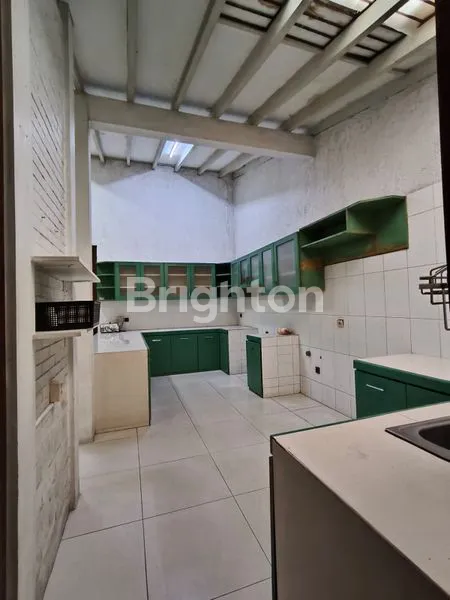 image RUMAH KLASIK ESTETIK DI PURI INDAH, BANGUNAN 2 LANTAI (6)