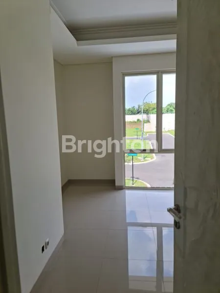 image RUMAH SUVARNA SUTERA CLUSTER CATRIONA (3)