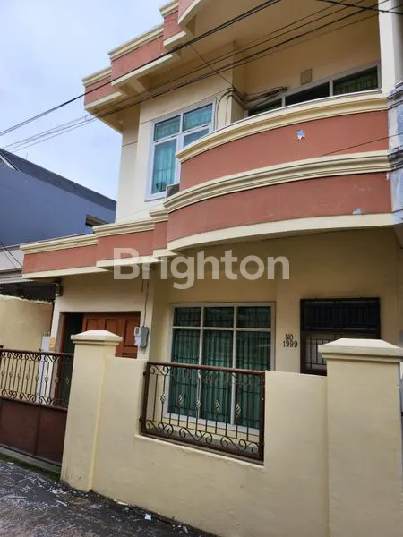 DI JUAL CEPATT RUMAH SIAP HUNI LOKASI TENGAH KOTA