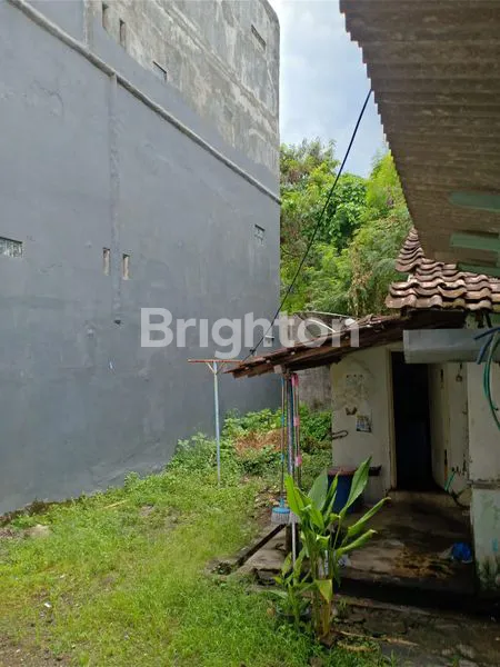image RUMAH BANGUNAN  LLAMA DI JALAN PROPINSI  O JALAN (2)