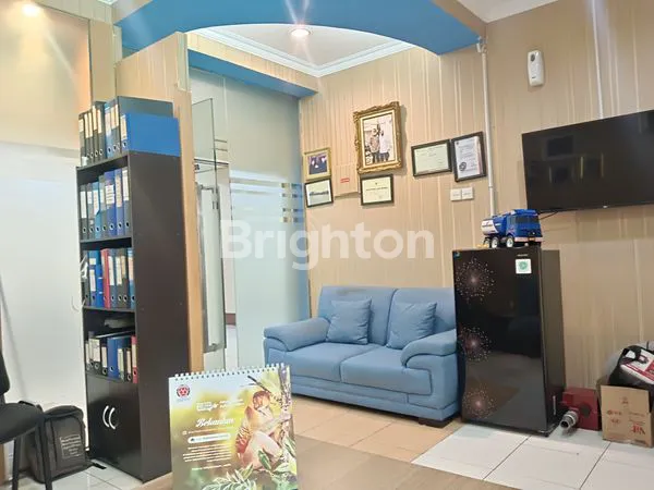 image UNIT KANTOR SIAP PAKAI, LOKASI PREMIUM, DI ITC CEMPAKA MAS, HARGA MIRING! (1)