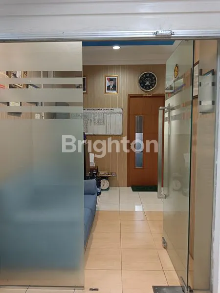 image UNIT KANTOR SIAP PAKAI, LOKASI PREMIUM, DI ITC CEMPAKA MAS, HARGA MIRING! (2)