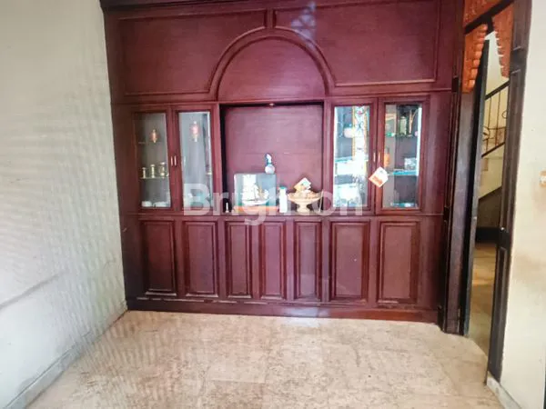 image RUMAH DI GAYUNGSARI (1)