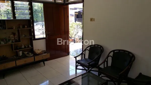 image RUMAH DI GAYUNGSARI (6)