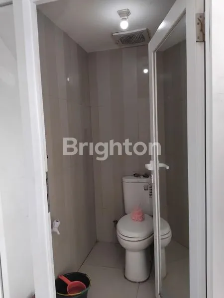 image DISEWAKAN RUKO 2 LANTAI TEMPAT STRATEGIS DI TENGAH KOTA (4)