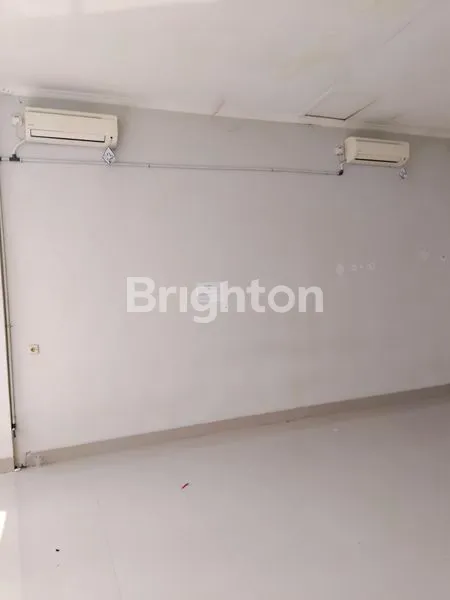 image DISEWAKAN RUKO 2 LANTAI TEMPAT STRATEGIS DI TENGAH KOTA (8)