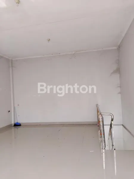 image DISEWAKAN RUKO 2 LANTAI TEMPAT STRATEGIS DI TENGAH KOTA (7)