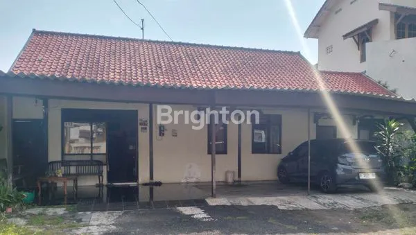 image RUMAH LUAS TIPE LAMA NAMUN TERAWAT KARANGREJO SEMARANG  (1)