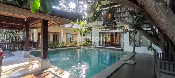 VILLA SELUAS 2400M2 DI BERAWA