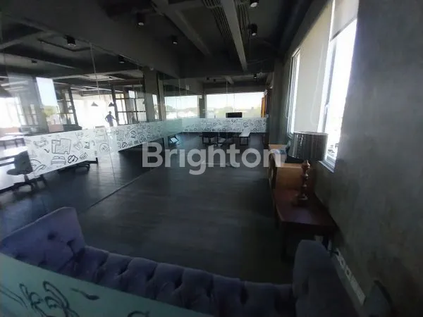 image BANGUNAN KANTOR 3 LANTAI, ARTISTIK DAN TERAWAT DI JIMBARAN (8)