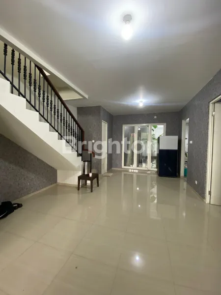 image RUMAH MEWAH 1M AN, WISATA REGENCY, BISA KPR, DKT TOLL SUMO, RS WIYUNG (2)