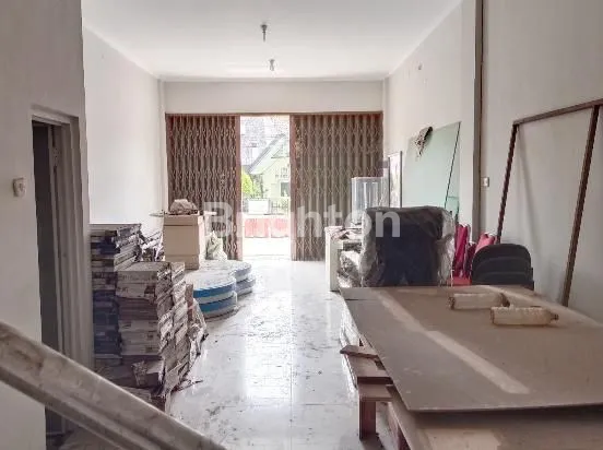 image DIJUAL RUKO 3 LANTAI SIAP PAKAI DEKAT SMA LOYOLA DI TENGAH KOTA BRUMBUNGAN SEMARANG TENGAH (1)
