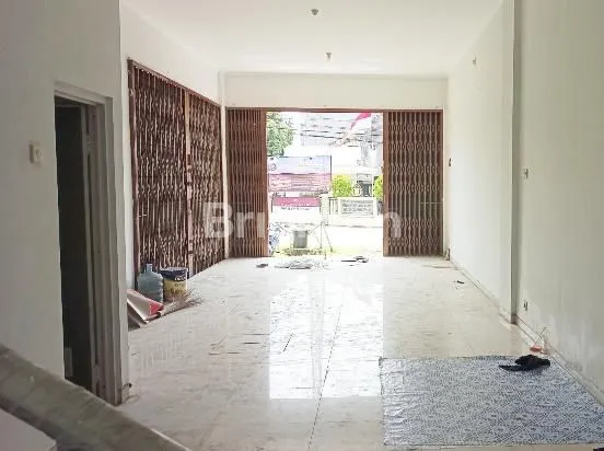 image DIJUAL RUKO HOOK 3 LANTAI TENGAH KOTA DEKAT SMA LOYOLA BRUMBUNGAN SEMARANG TENGAH (3)