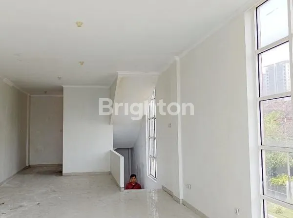 image DIJUAL RUKO HOOK 3 LANTAI TENGAH KOTA DEKAT SMA LOYOLA BRUMBUNGAN SEMARANG TENGAH (4)