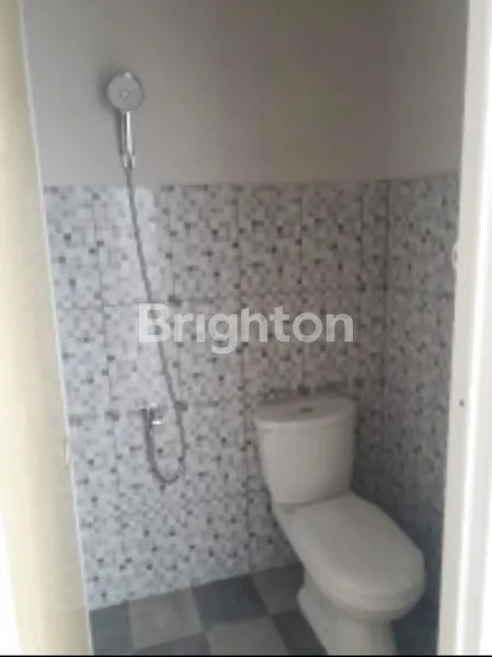 image RUMAH SIAP HUNI HARGA MURAH BGT , LOKASI STRATEGISLOKASI DEKAT DENGAN PERGUDANGAN SIRIE ,  SAFELOCK DLL2MENIT MENUJU LINGKAR TIMUR20MENIT MENUJU BANDARA JUANDA20 MENIT MENUJU RUMAH SAKIT UMUM (1)