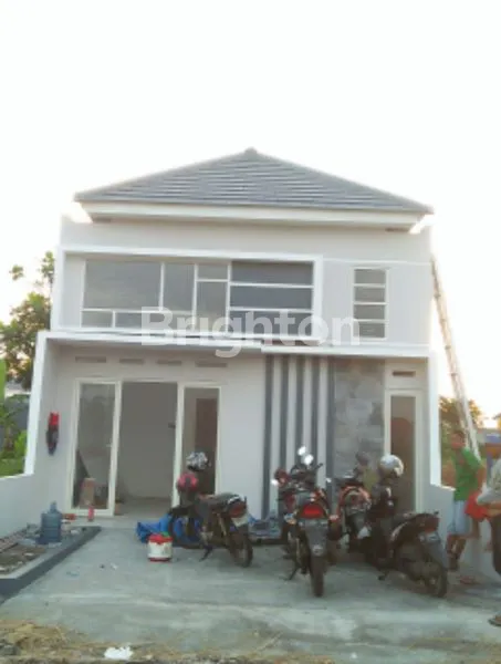 image RUMAH SIAP HUNI HARGA MURAH BGT , LOKASI STRATEGISLOKASI DEKAT DENGAN PERGUDANGAN SIRIE ,  SAFELOCK DLL2MENIT MENUJU LINGKAR TIMUR20MENIT MENUJU BANDARA JUANDA20 MENIT MENUJU RUMAH SAKIT UMUM (2)