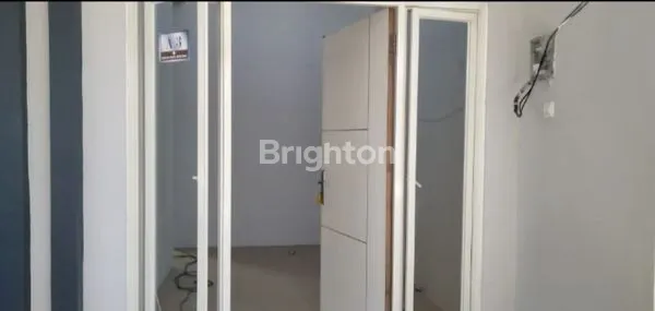 image RUMAH SIAP HUNI HARGA MURAH BGT , LOKASI STRATEGISLOKASI DEKAT DENGAN PERGUDANGAN SIRIE ,  SAFELOCK DLL2MENIT MENUJU LINGKAR TIMUR20MENIT MENUJU BANDARA JUANDA20 MENIT MENUJU RUMAH SAKIT UMUM (6)