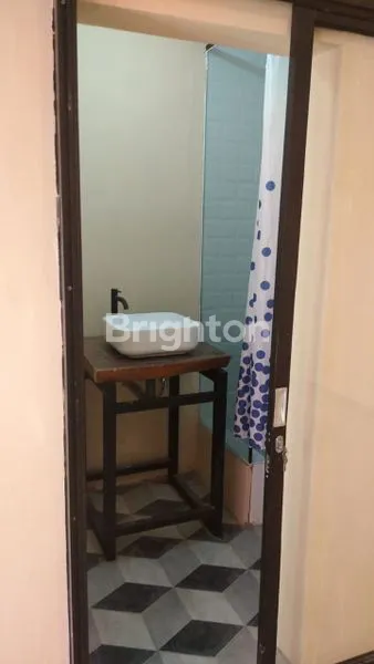 image RUMAH MINIMALIS & CANTIK DENGAN PLAFON TINGGI, DI VIOLAN JAYA SEMARANG (7)