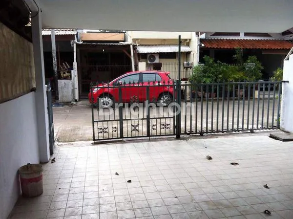 image RUMAH 2 LANTAI DEKAT STASIUN KEMAYORAN & RAJAWALI DI JL. REMBIGA JAKARTA PUSAT (6)