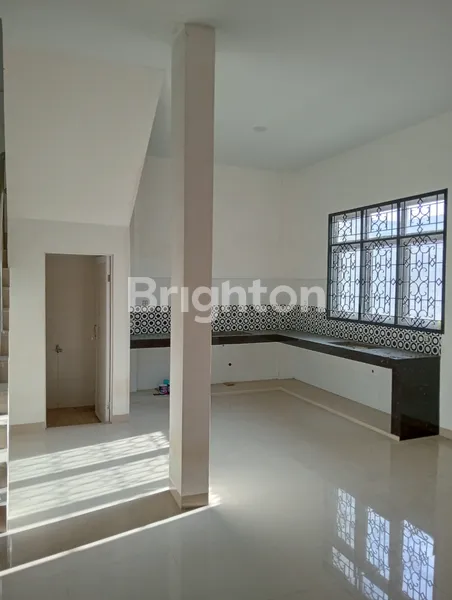 image RUMAH MEWAH DAN LUAS (3)