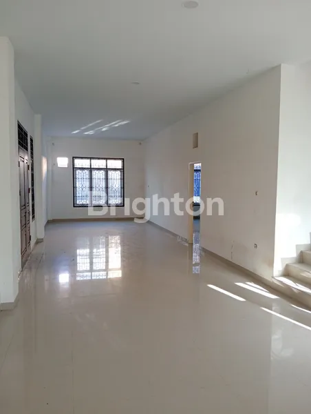 image RUMAH MEWAH DAN LUAS (4)