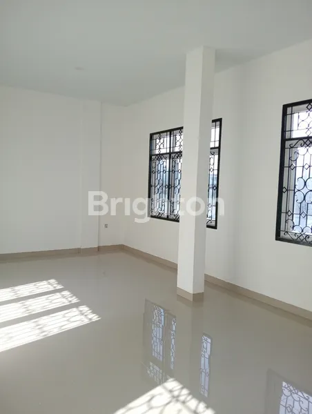 image RUMAH MEWAH DAN LUAS (8)