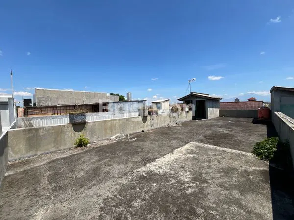 image RUANG USAHA RUKO HOOK 3 LANTAI STRATEGIS KOTA SOLO (8)