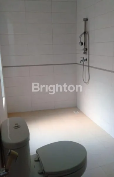 image RUMAH DI KALIKEPITING JAYA LIKE NEW 2 LANTAI SIAP HUNI  (5)