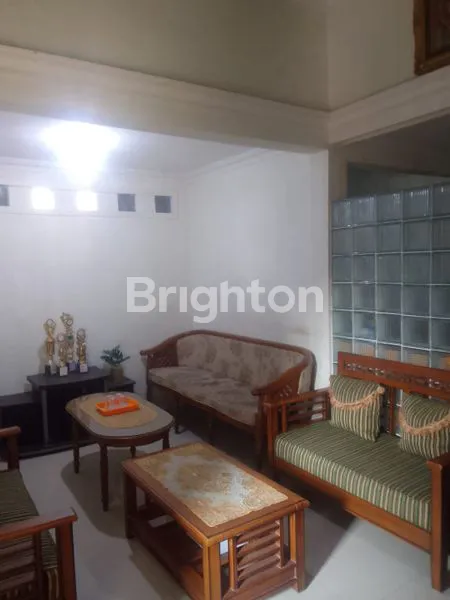 image JUAL CEPAT  RUMAH 3 LT  VIEW KOTA SEMARANG  PLUS KAMAR KOST AKTIF DG 5 KAMAR  DEKAT DENGAN RUMAH WALIKOTA DI DAERAH BOROBUDUR  SEMARANG (2)