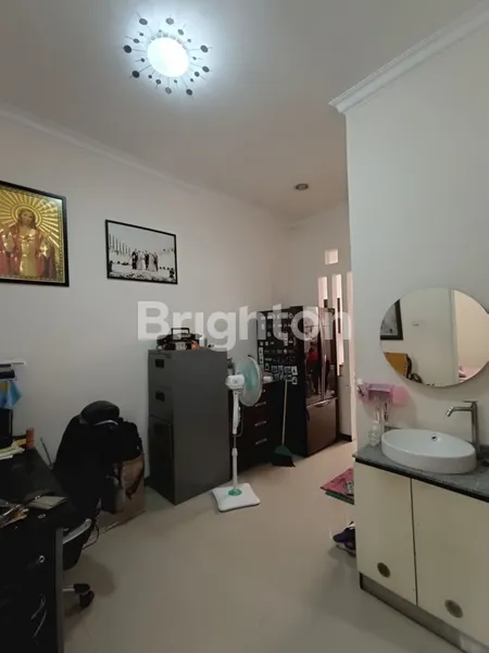 image SUKOLILO DIAN REGENCY LEBAR 6 BONUS SEMI FURNISH (4)