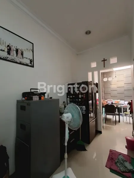 image SUKOLILO DIAN REGENCY LEBAR 6 BONUS SEMI FURNISH (5)