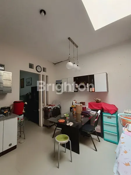 image SUKOLILO DIAN REGENCY LEBAR 6 BONUS SEMI FURNISH (8)