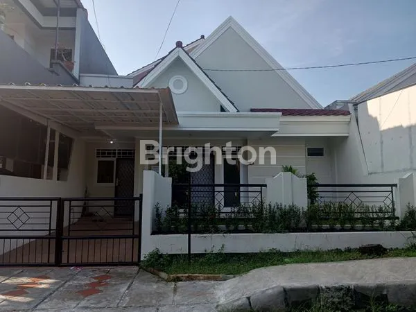 RUMAH CANTIK DI LINGKUNGAN ASRI TAMAN YASMIN