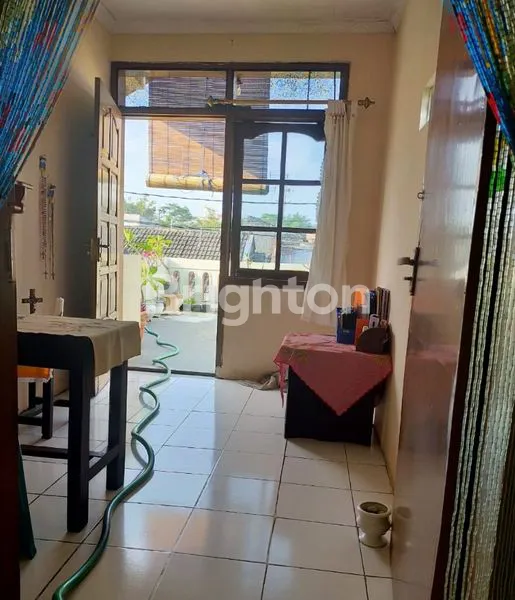 image RUMAH POJOK 2 LANTAI MURAH (6)