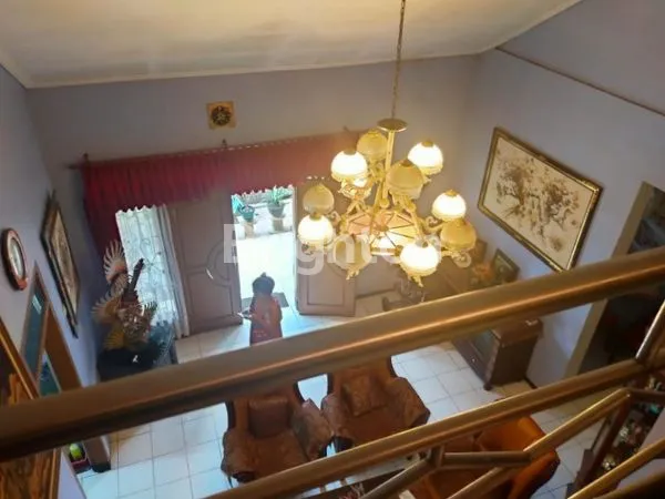 image RUMAH POJOK 2 LANTAI MURAH (7)