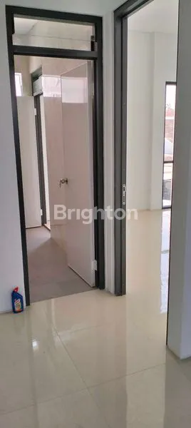 image RUMAH BARU LEBAR 6 MINIMALIS 2 LANTAI, SATELIT SURABAYA BARAT (8)