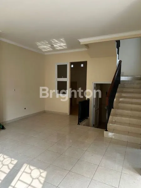 image RUMAH 2 LANTAI SANGAT CANTIK SEJUK DAN NYAMAN VIEW GUNUNG SIAP HUNI (3)