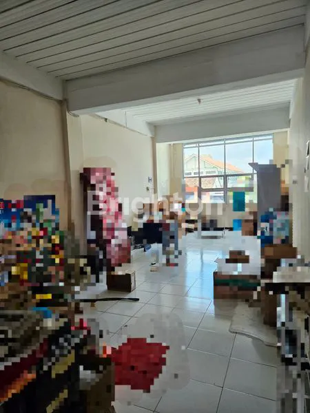 image PINGGIR JALAN LEBAR, HALAMAN PARKIR LUAS DI PATIMURA SEMARANG (7)