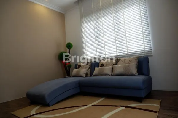 image RUMAH STRATEGIS 2 LANTAI DI GADING INDAH SURABAYA (2)