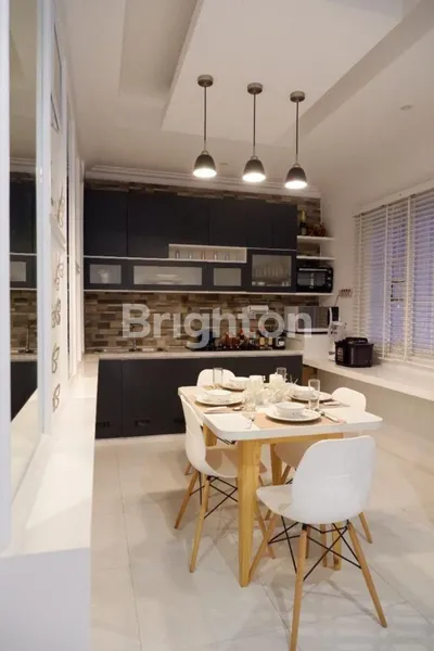 image RUMAH STRATEGIS 2 LANTAI DI GADING INDAH SURABAYA (6)